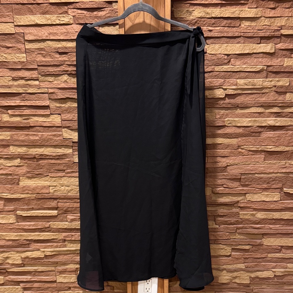 BNWT Elegant Black Wrap Beach Skirt